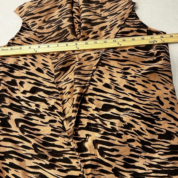 CAbi Silk Animal Print Sleeveless Blouse XS - Picture 5 of 6
